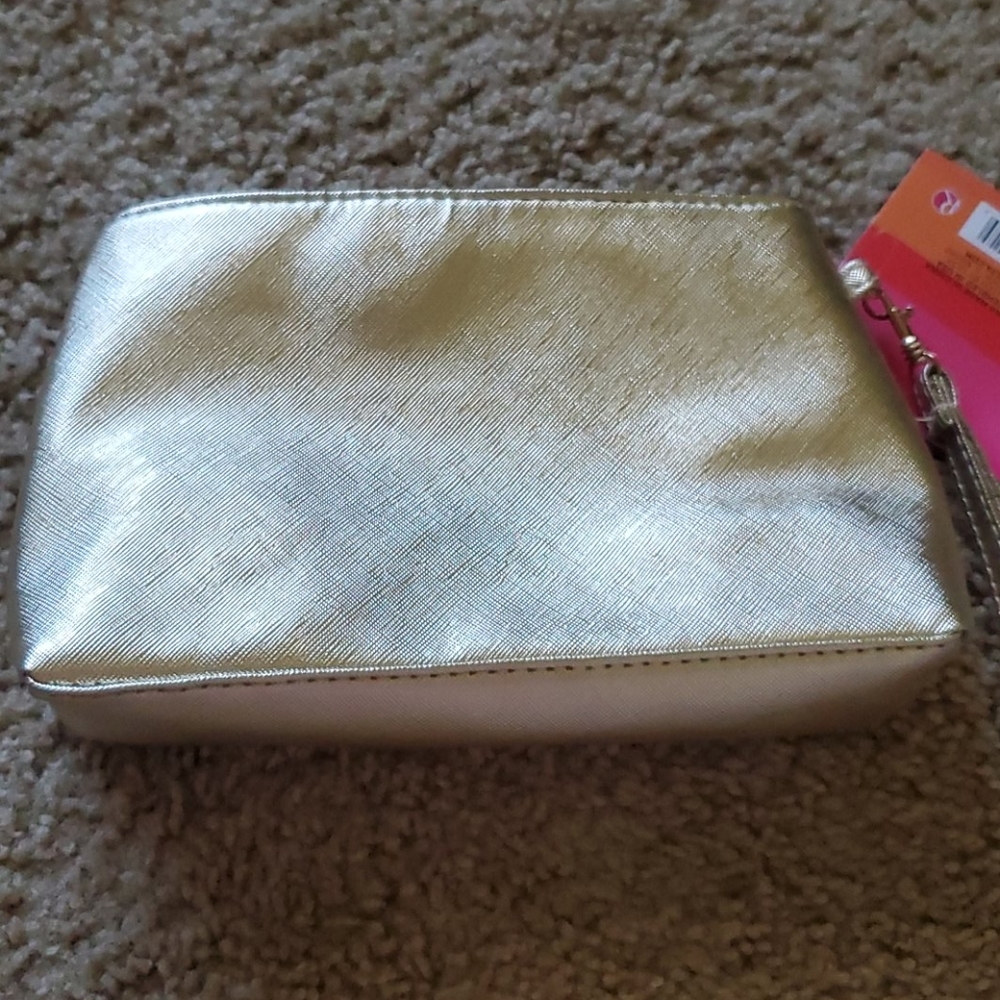 💚 3 for $15 Gold make-up bag